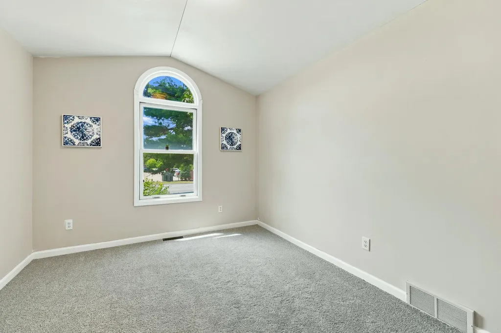 2046 N Roberts Road Muskegon Charter Township MI 49445