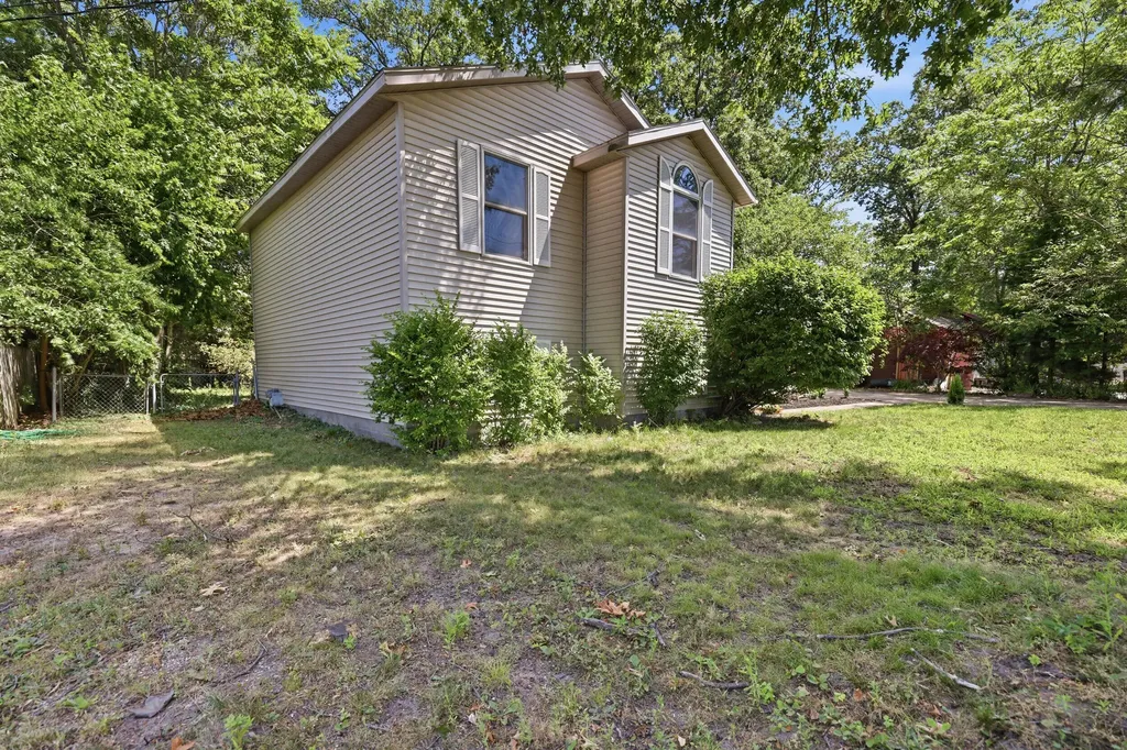 2046 N Roberts Road Muskegon Charter Township MI 49445