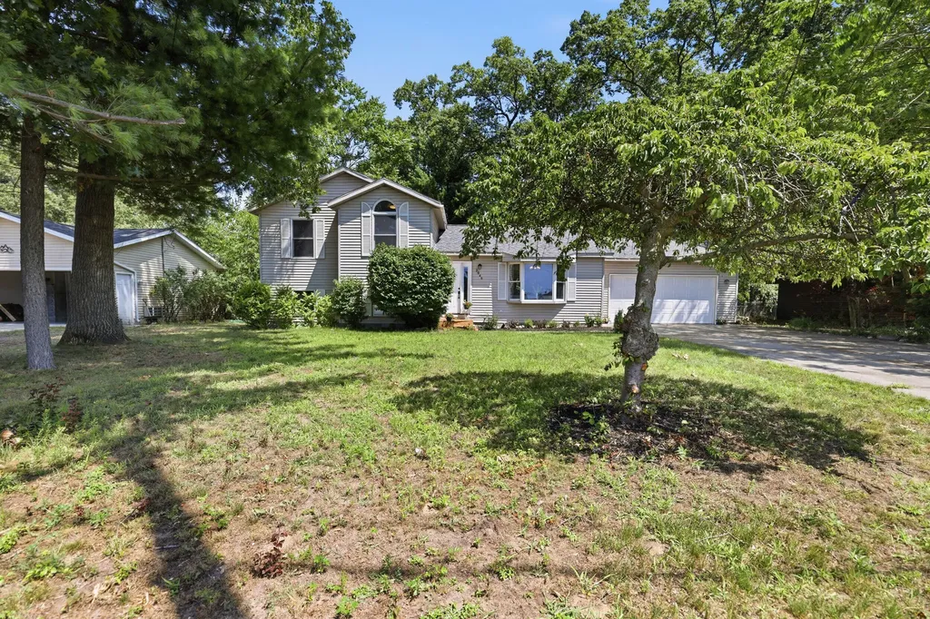 2046 N Roberts Road Muskegon Charter Township MI 49445
