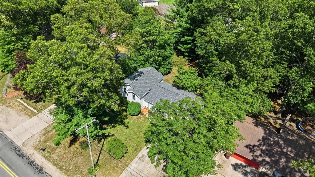 2046 N Roberts Road Muskegon Charter Township MI 49445