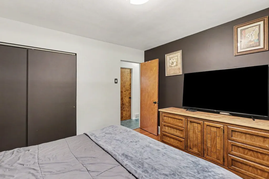 290 Eric Avenue Norton Shores City MI 49444