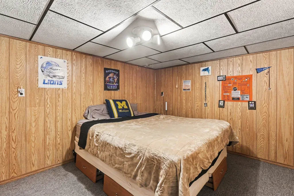 290 Eric Avenue Norton Shores City MI 49444