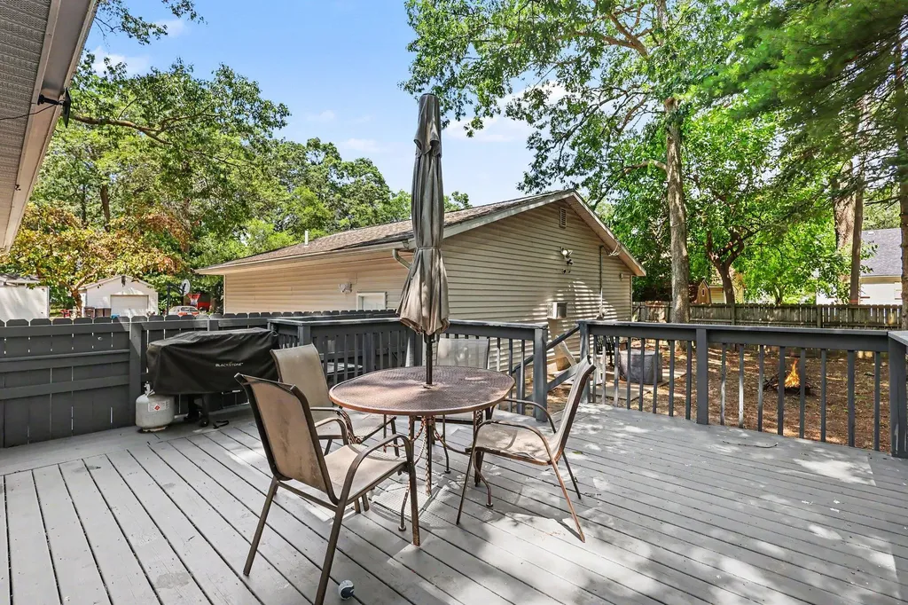 290 Eric Avenue Norton Shores City MI 49444