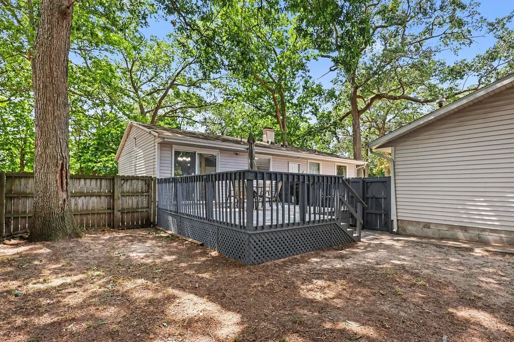 290 Eric Avenue Norton Shores City MI 49444