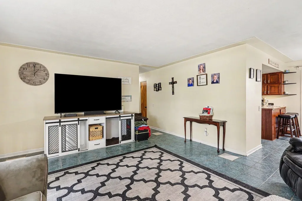 290 Eric Avenue Norton Shores City MI 49444