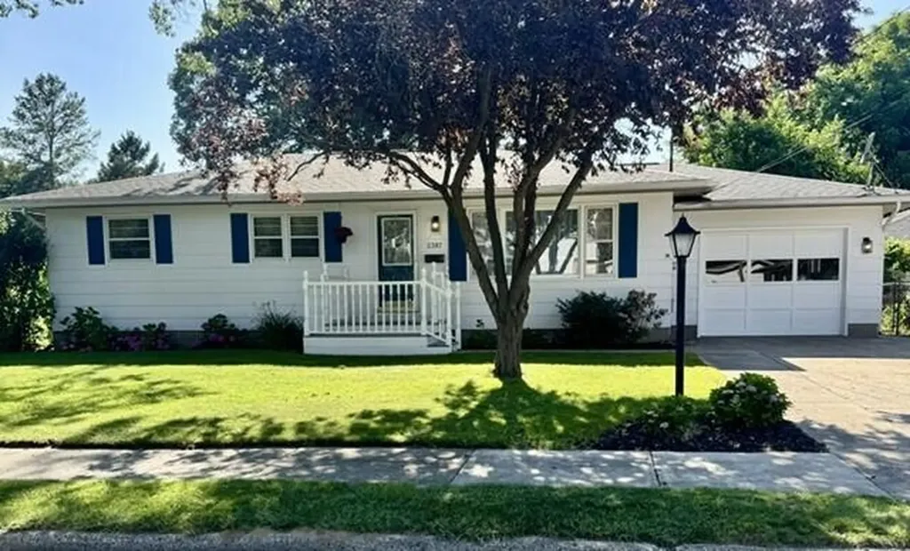 2397 Blodgett Street Muskegon City MI 49441