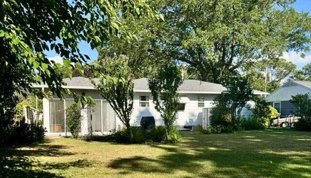 2397 Blodgett Street Muskegon City MI 49441