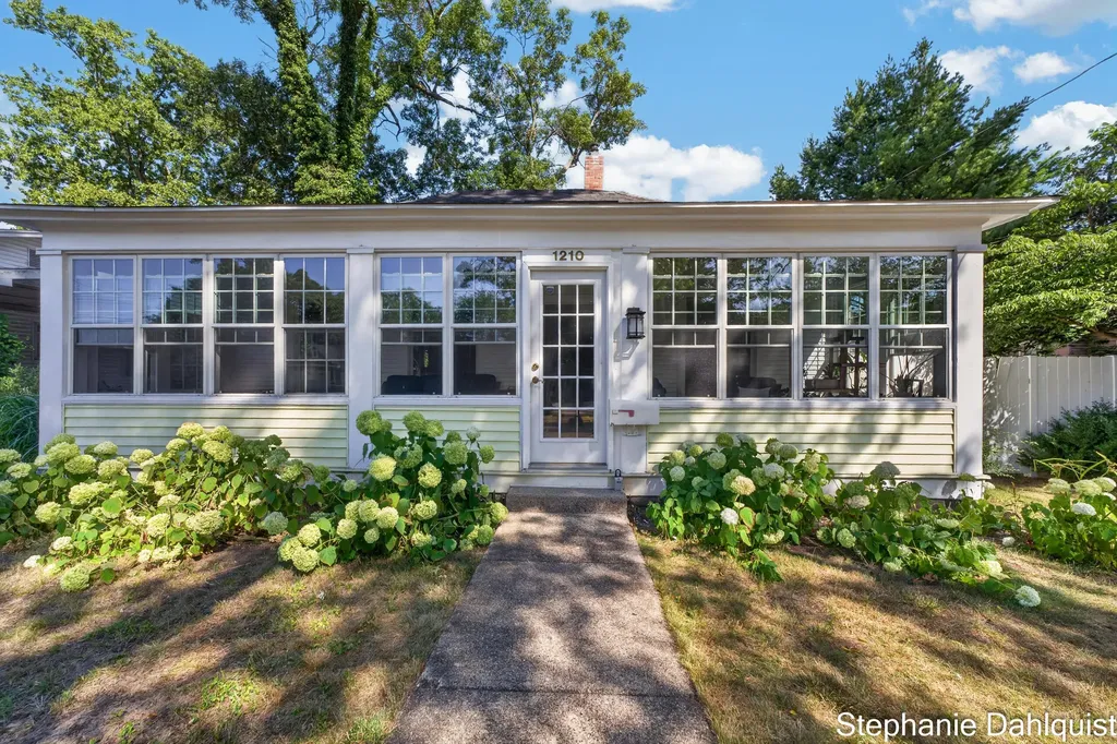 1210 Ruddiman Drive North Muskegon City MI 49445
