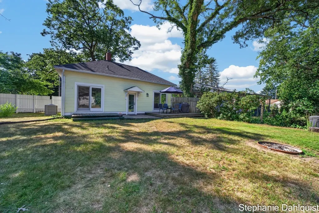 1210 Ruddiman Drive North Muskegon City MI 49445