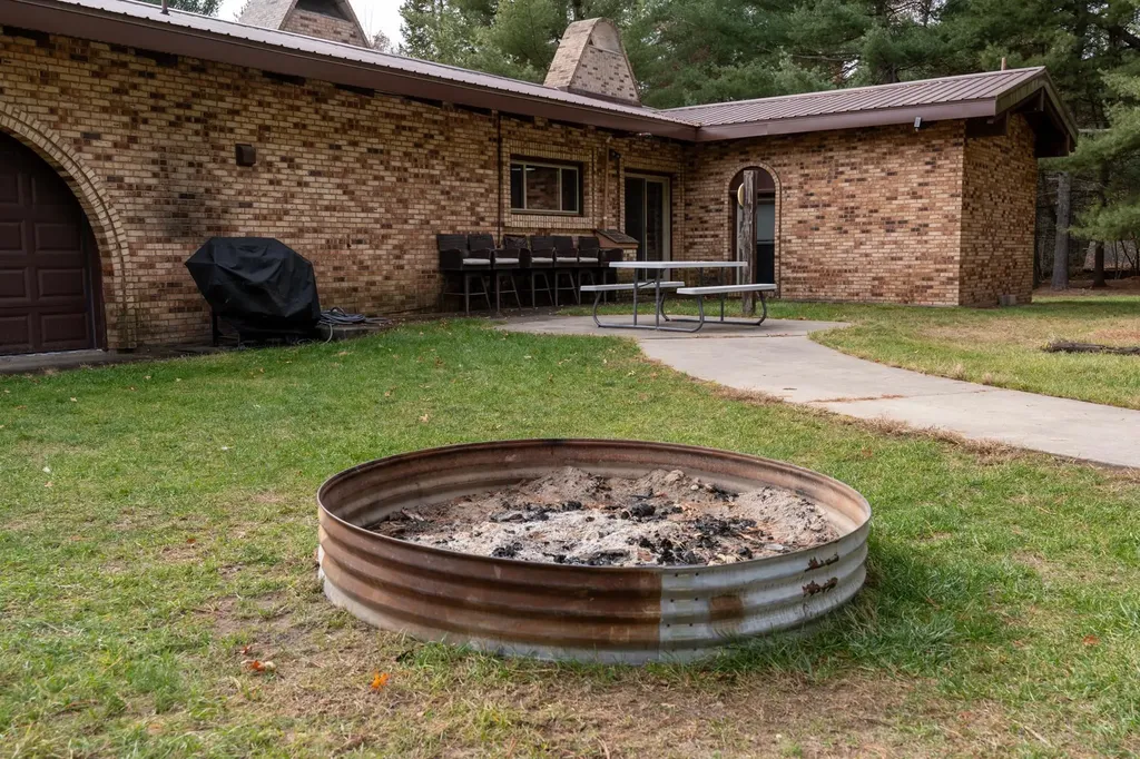 10279 N Finley Lake Avenue Summerfield Township MI 48625