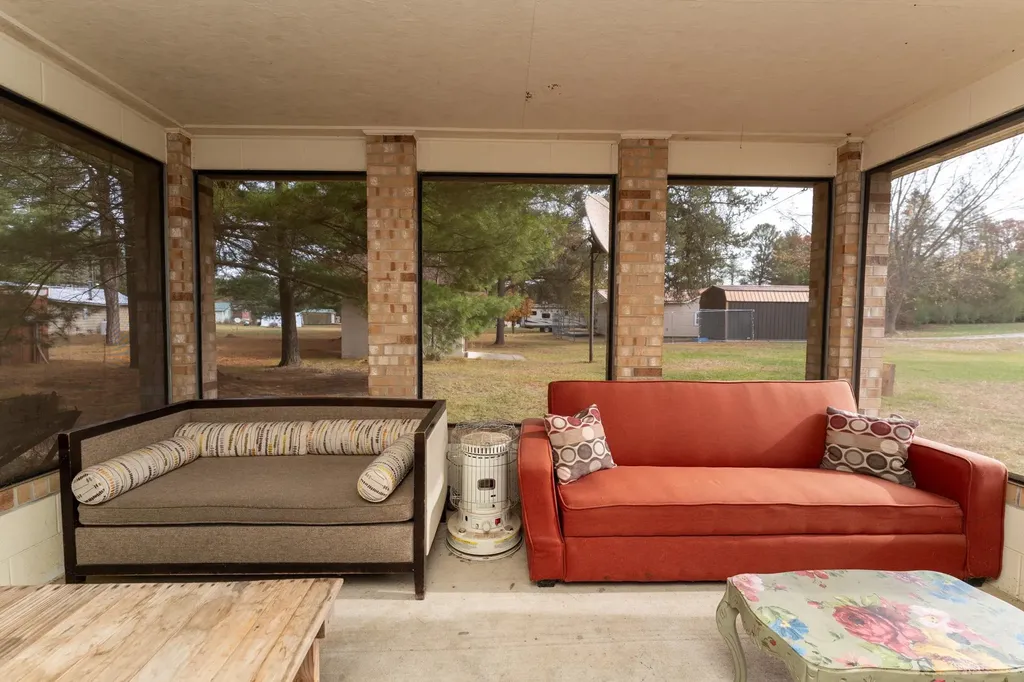 10279 N Finley Lake Avenue Summerfield Township MI 48625