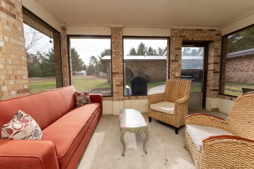 10279 N Finley Lake Avenue Summerfield Township MI 48625