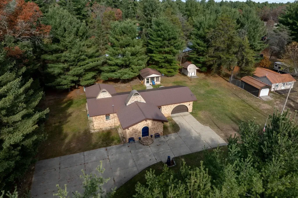 10279 N Finley Lake Avenue Summerfield Township MI 48625