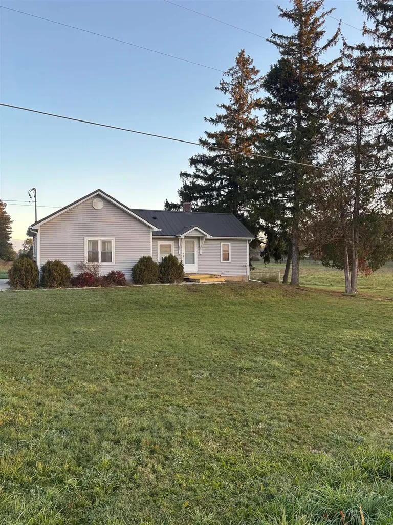 917 E River Mt. Pleasant City MI 48858