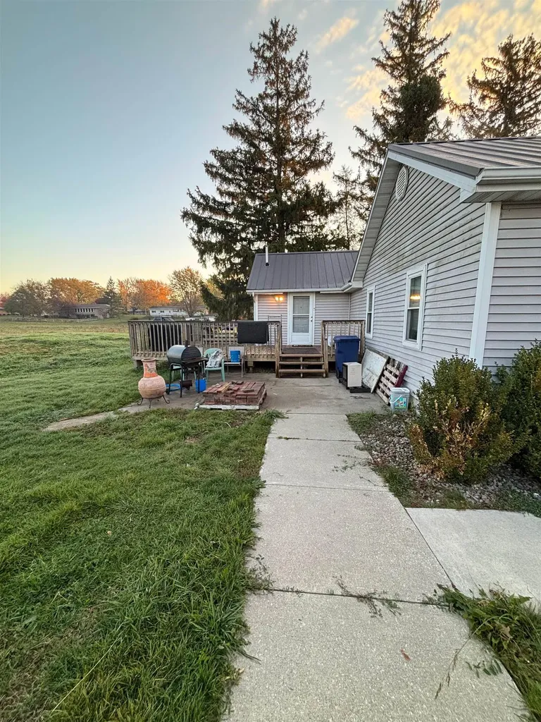 917 E River Mt. Pleasant City MI 48858
