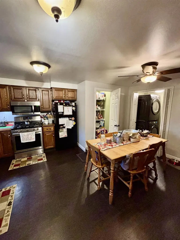 917 E River Mt. Pleasant City MI 48858