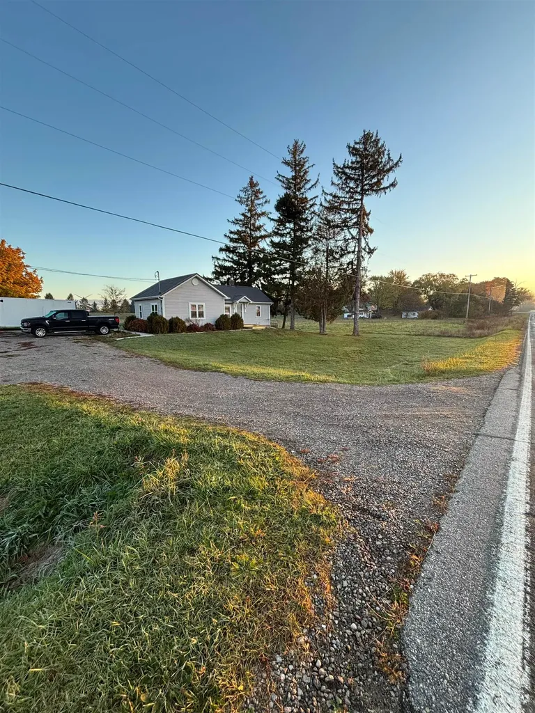 917 E River Mt. Pleasant City MI 48858