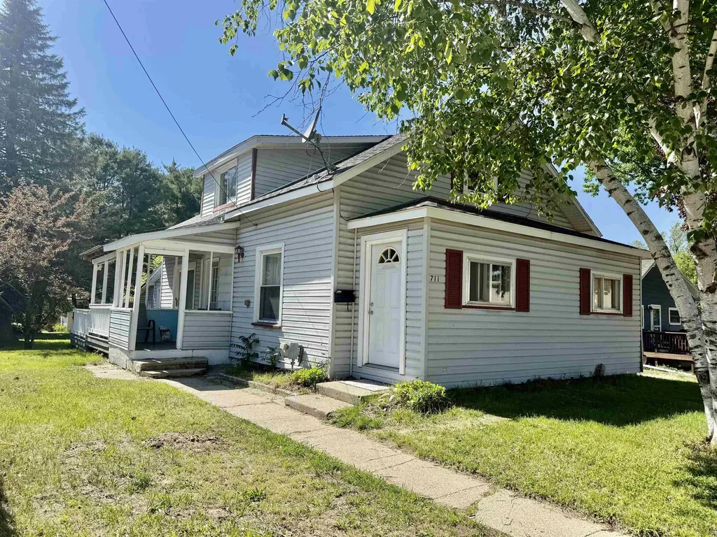 711 Francisco Avenue Alma City MI 48801