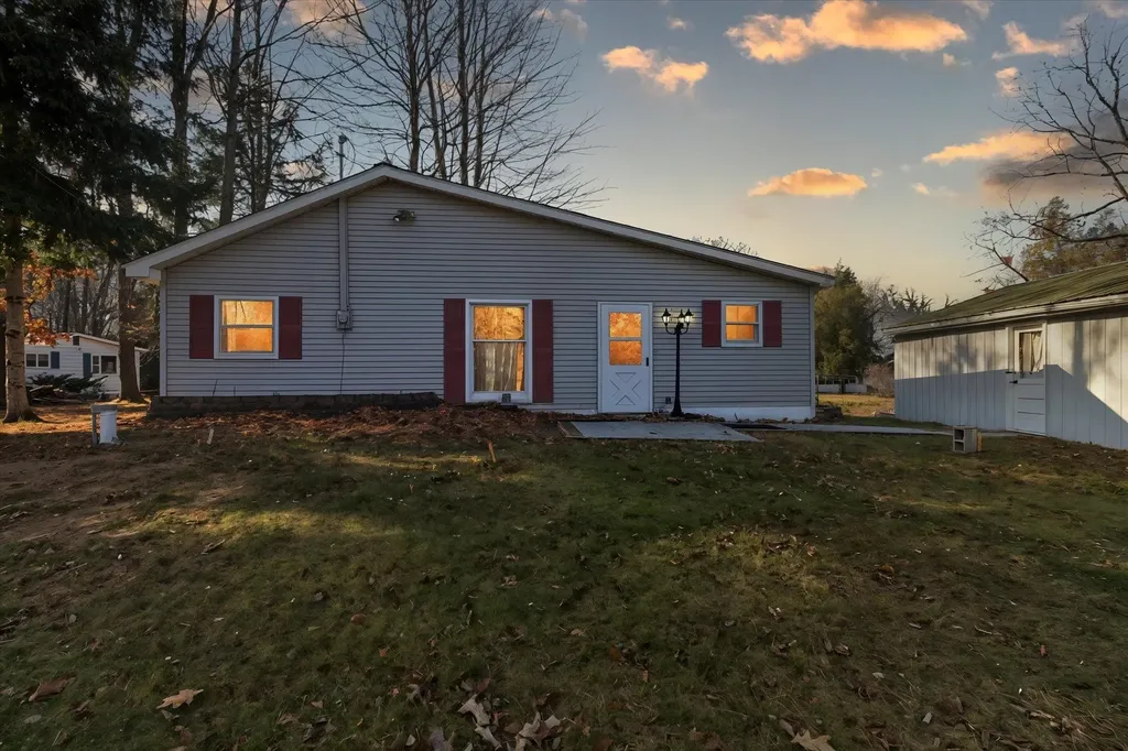 6364 Joanne Street Garfield Township MI 48632