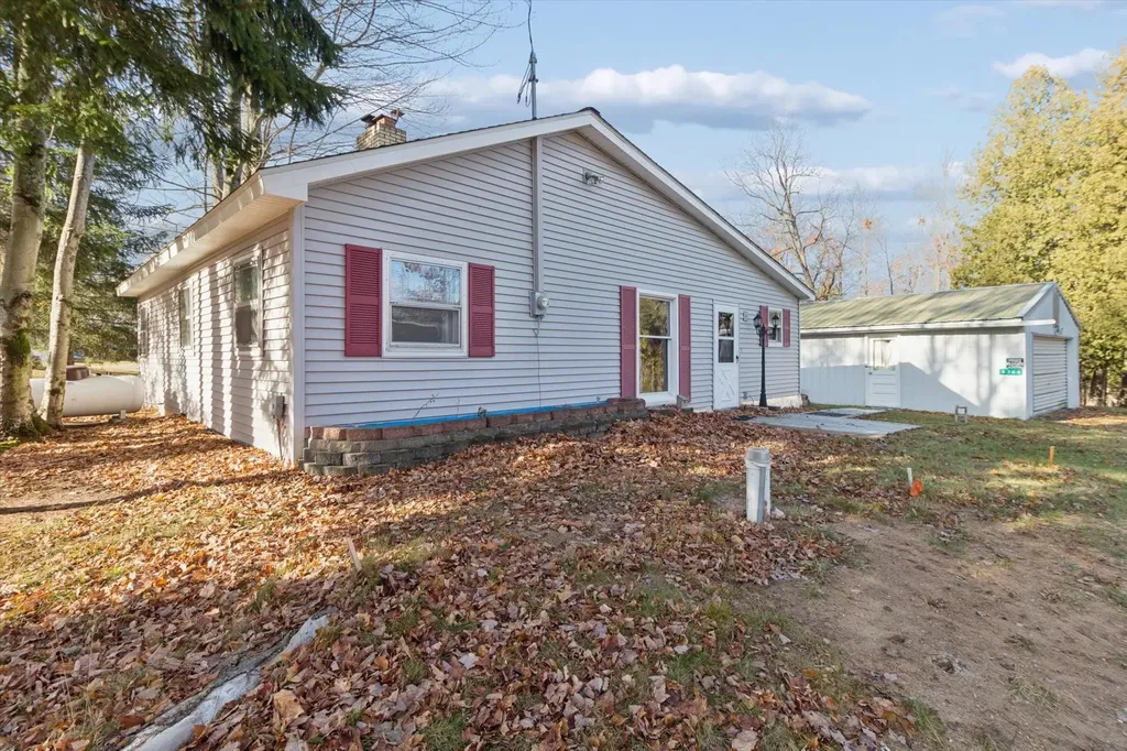6364 Joanne Street Garfield Township MI 48632