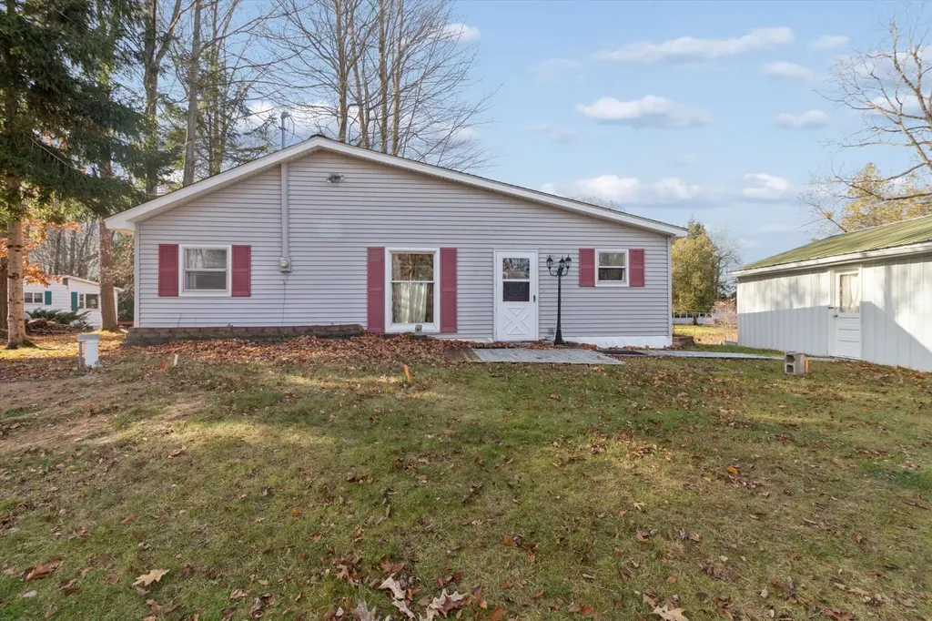 6364 Joanne Street Garfield Township MI 48632
