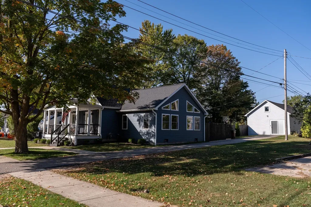 308 S 3rd Street Shepherd Village MI 48883