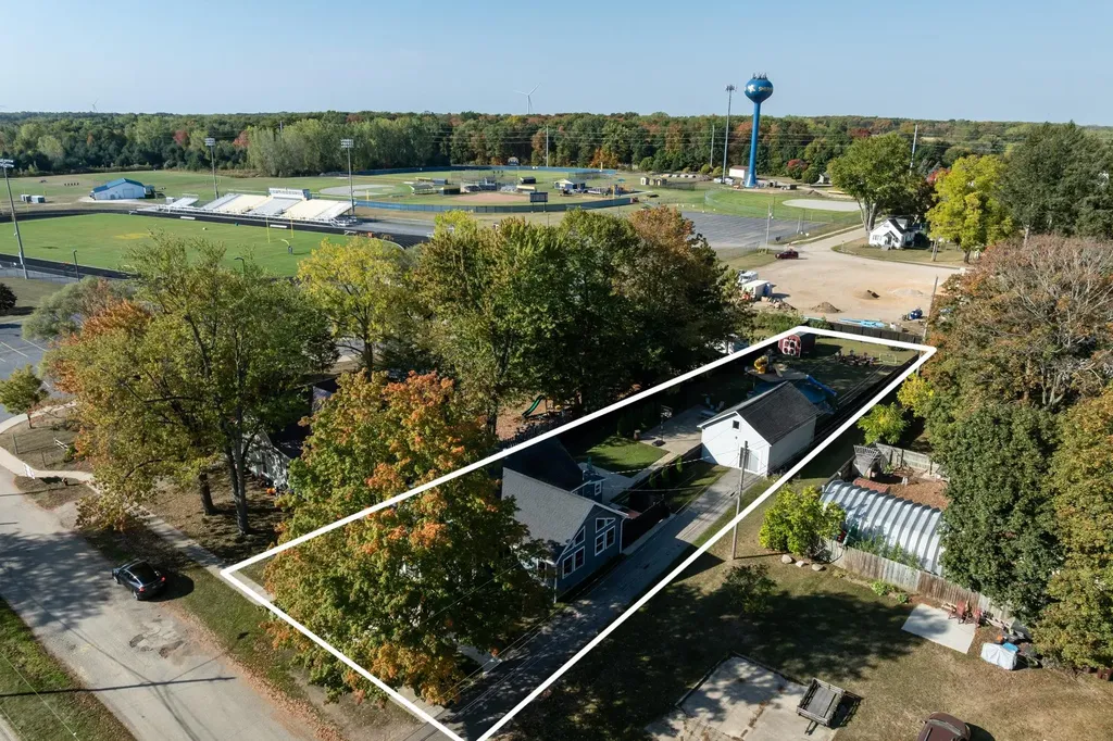 308 S 3rd Street Shepherd Village MI 48883