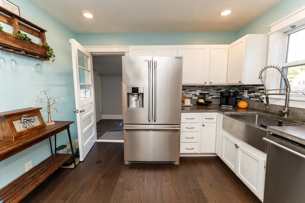 308 S 3rd Street Shepherd Village MI 48883
