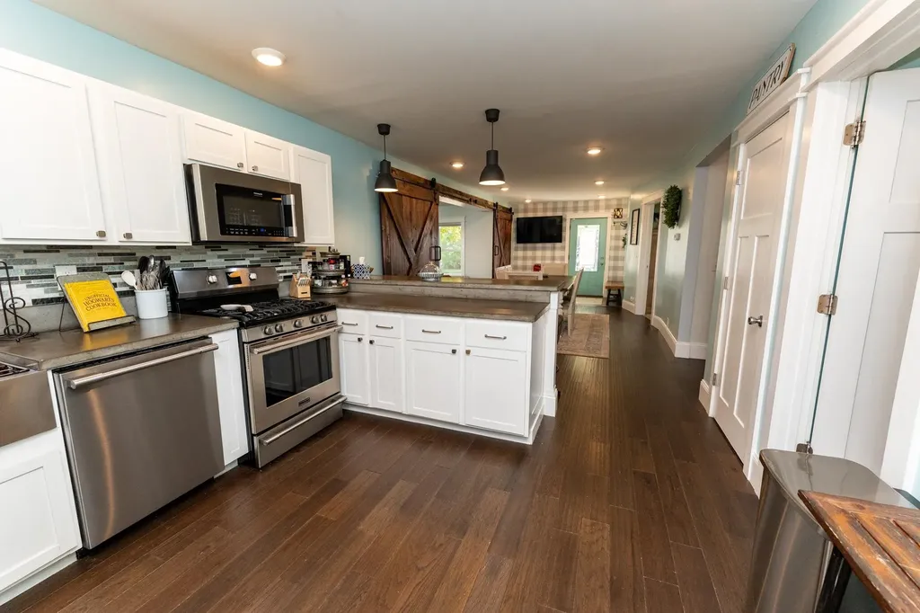 308 S 3rd Street Shepherd Village MI 48883