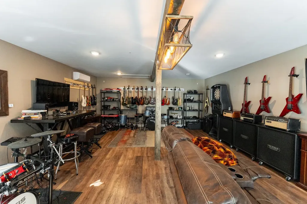 308 S 3rd Street Shepherd Village MI 48883