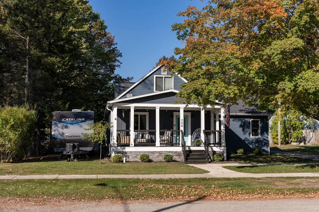 308 S 3rd Street Shepherd Village MI 48883