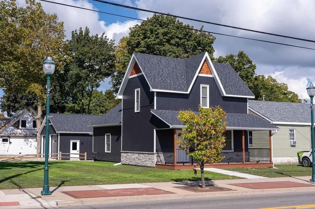 216 W Fifth Street Clare City MI 48617
