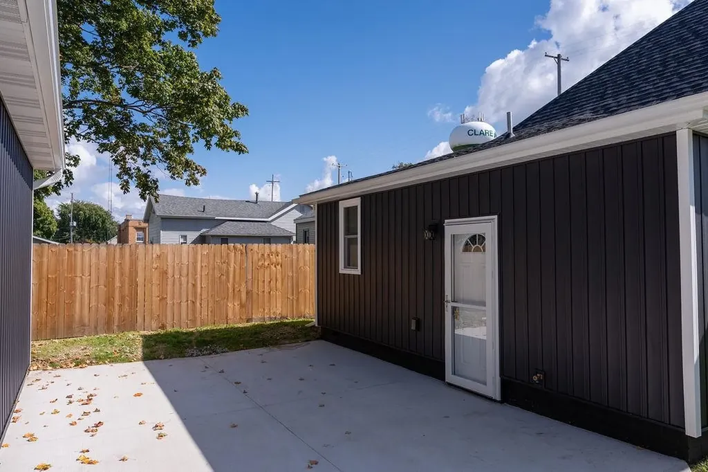 216 W Fifth Street Clare City MI 48617