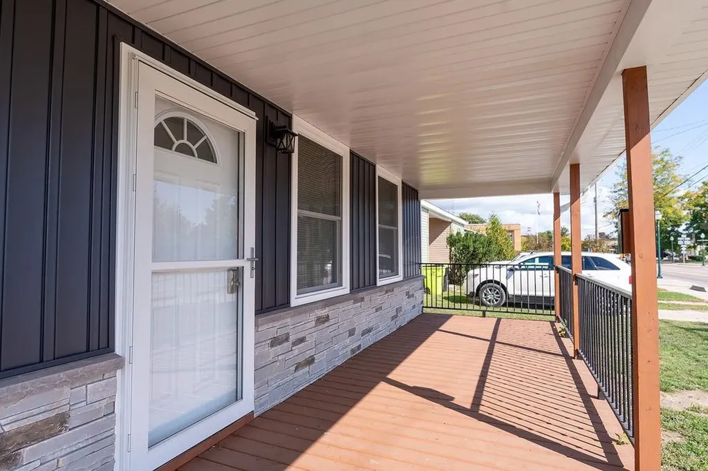 216 W Fifth Street Clare City MI 48617