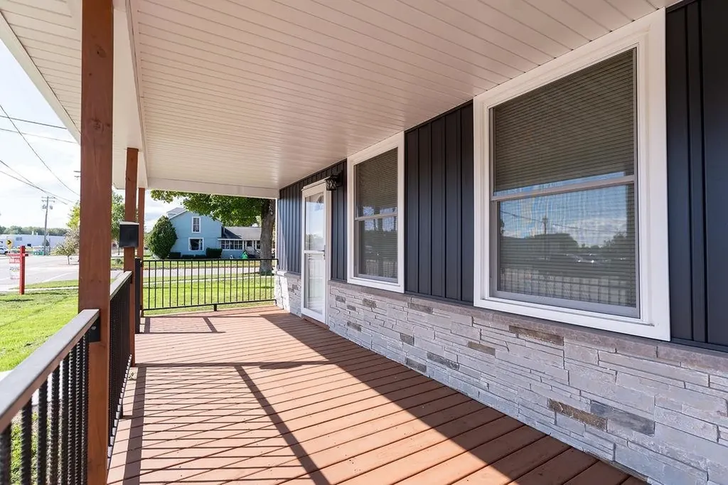 216 W Fifth Street Clare City MI 48617