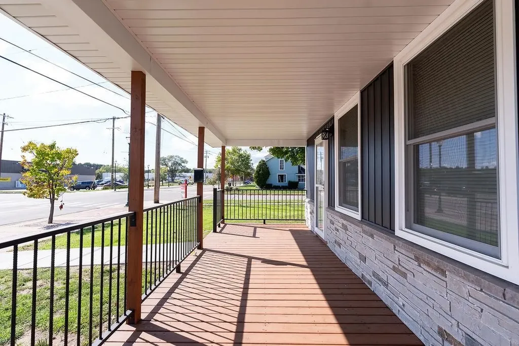 216 W Fifth Street Clare City MI 48617