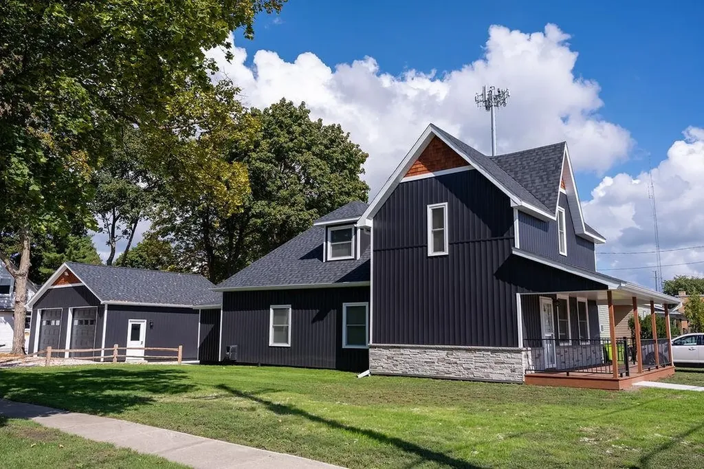 216 W Fifth Street Clare City MI 48617