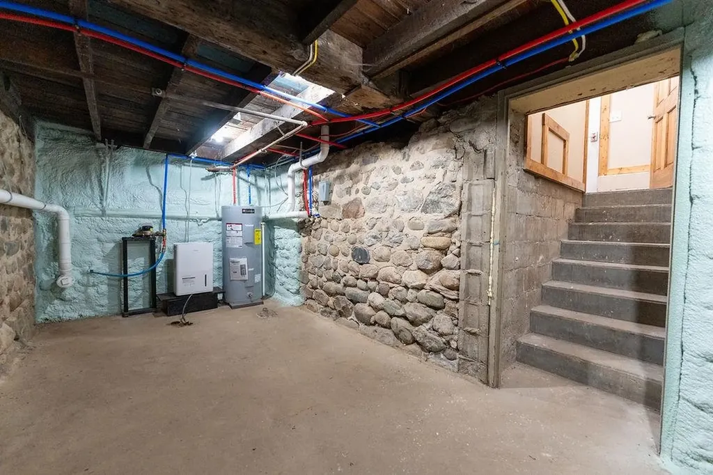 216 W Fifth Street Clare City MI 48617