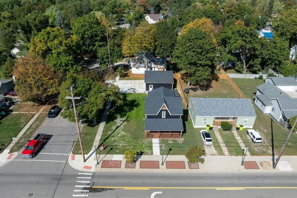 216 W Fifth Street Clare City MI 48617