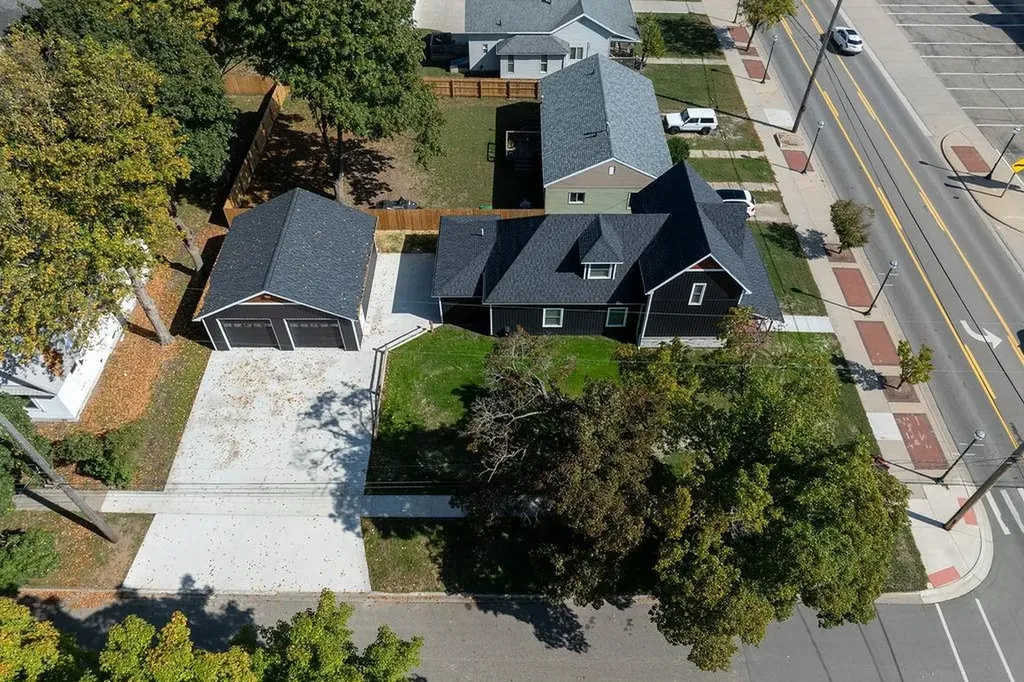 216 W Fifth Street Clare City MI 48617
