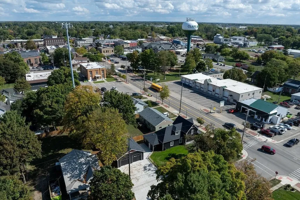 216 W Fifth Street Clare City MI 48617