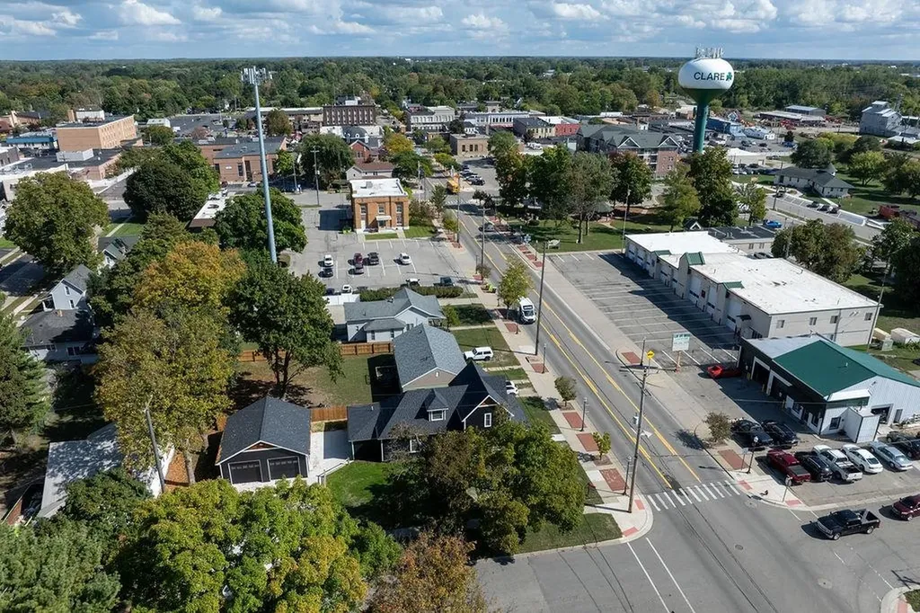 216 W Fifth Street Clare City MI 48617