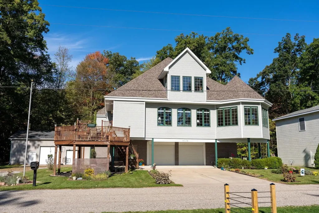 11076 N Shore Drive Garfield Township MI 48632