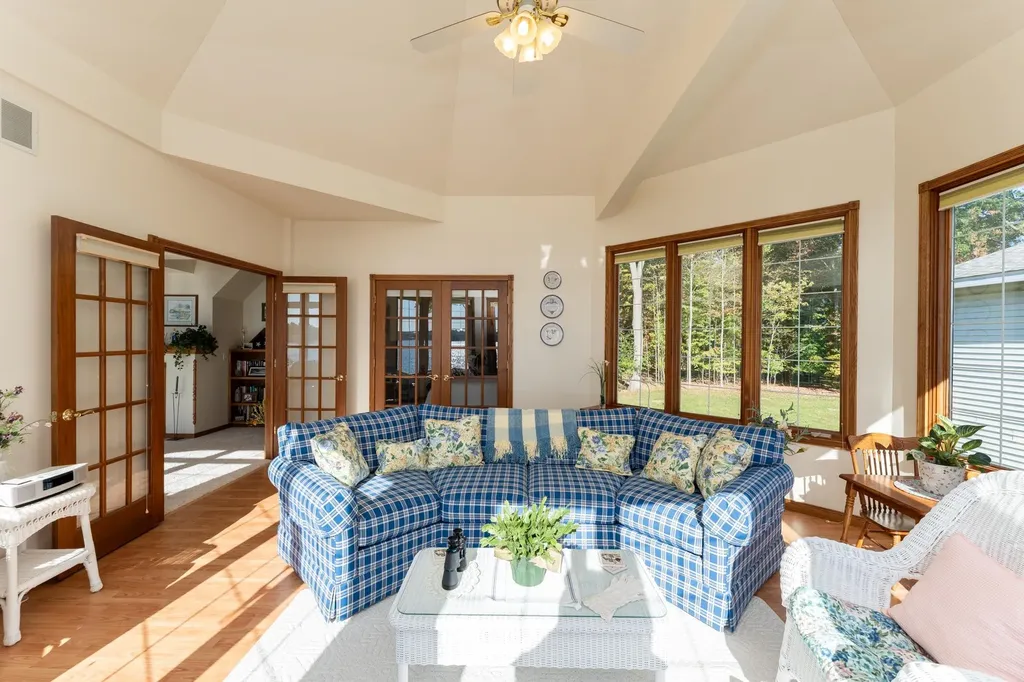 11076 N Shore Drive Garfield Township MI 48632