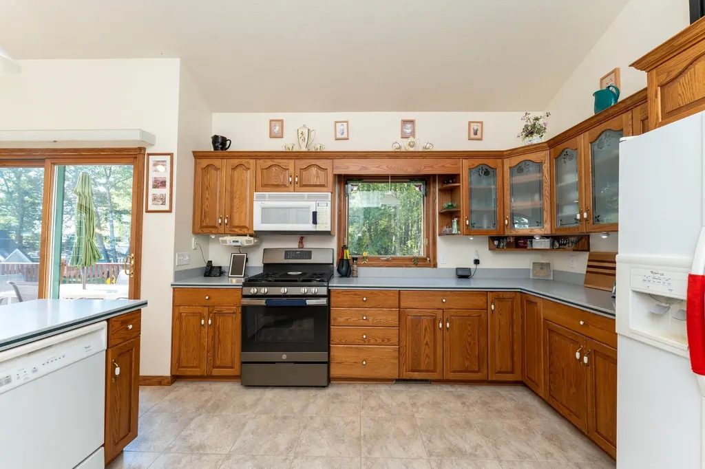 11076 N Shore Drive Garfield Township MI 48632
