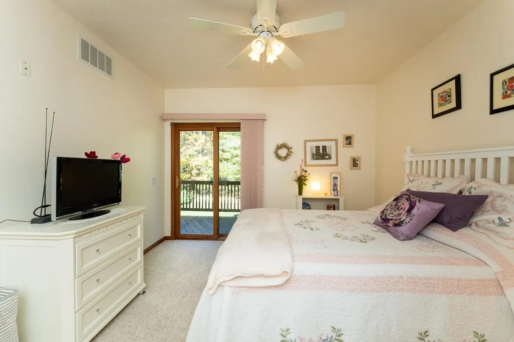 11076 N Shore Drive Garfield Township MI 48632