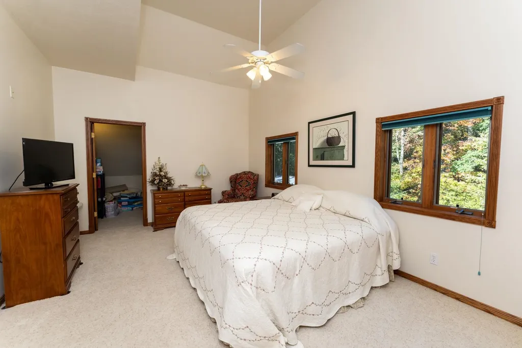 11076 N Shore Drive Garfield Township MI 48632