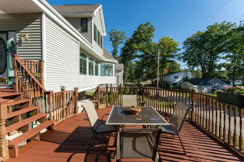 11076 N Shore Drive Garfield Township MI 48632
