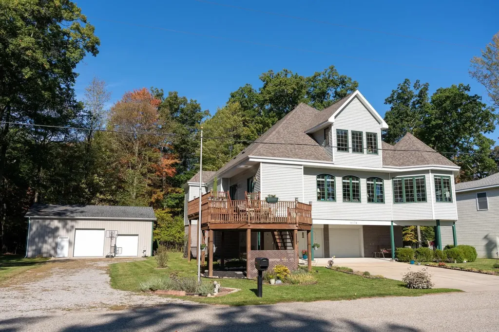 11076 N Shore Drive Garfield Township MI 48632