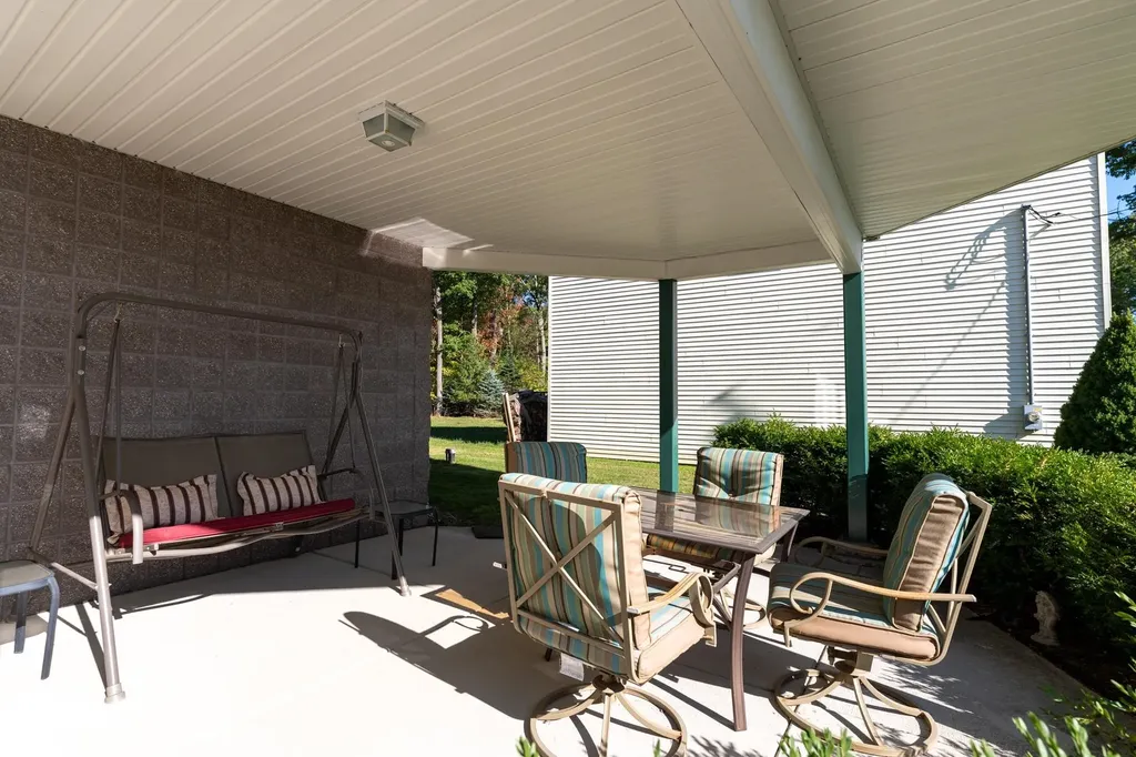 11076 N Shore Drive Garfield Township MI 48632
